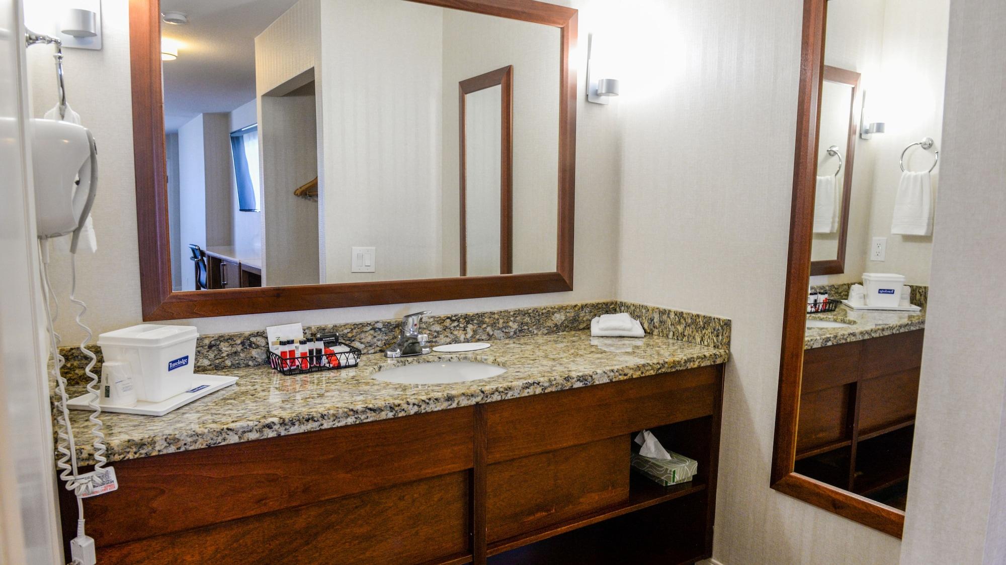 Travelodge By Wyndham Culver City Лос-Анджелес Экстерьер фото